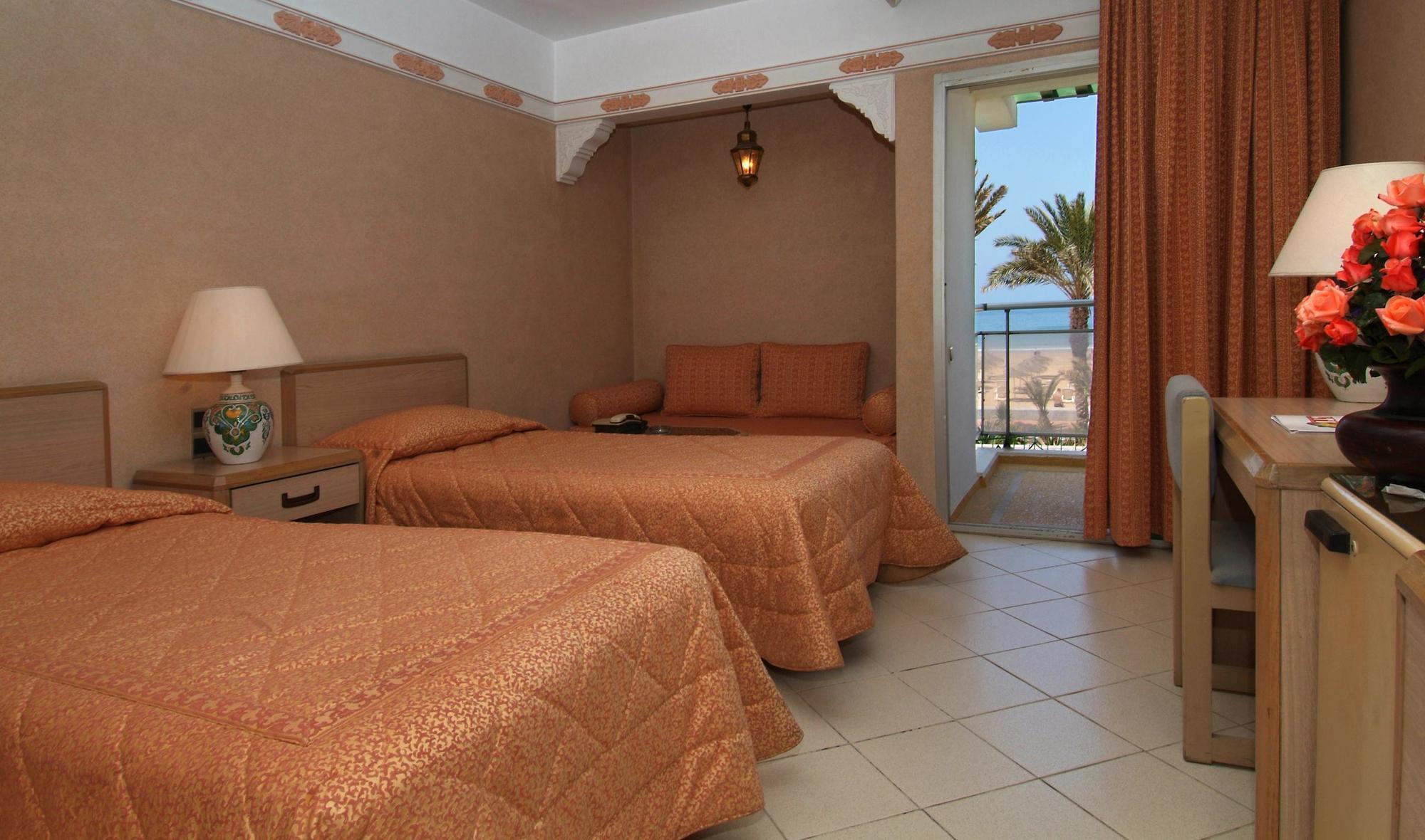 Hotel Club 4*